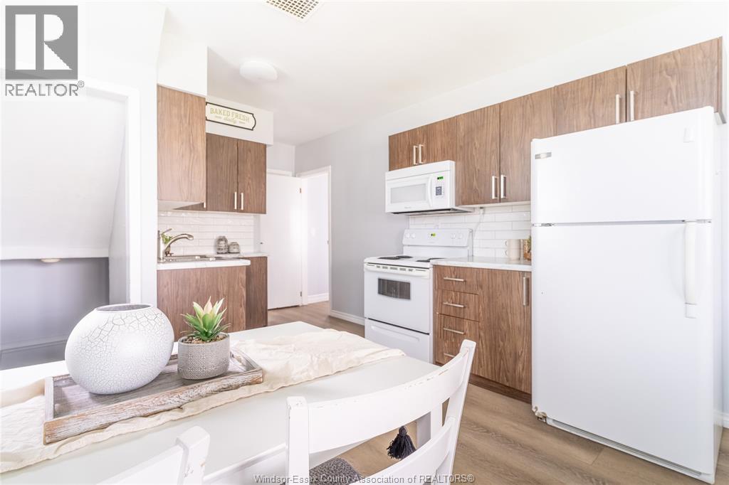 1015 Oak, Windsor, Ontario  N9A 5G5 - Photo 4 - 26022352