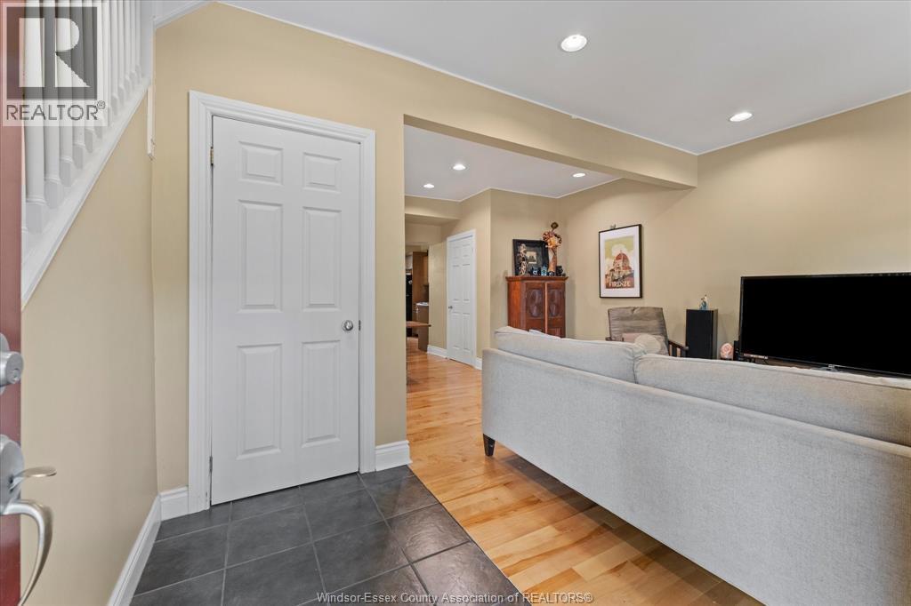 786 Monmouth, Windsor, Ontario  N8Y 3L2 - Photo 7 - 26022375