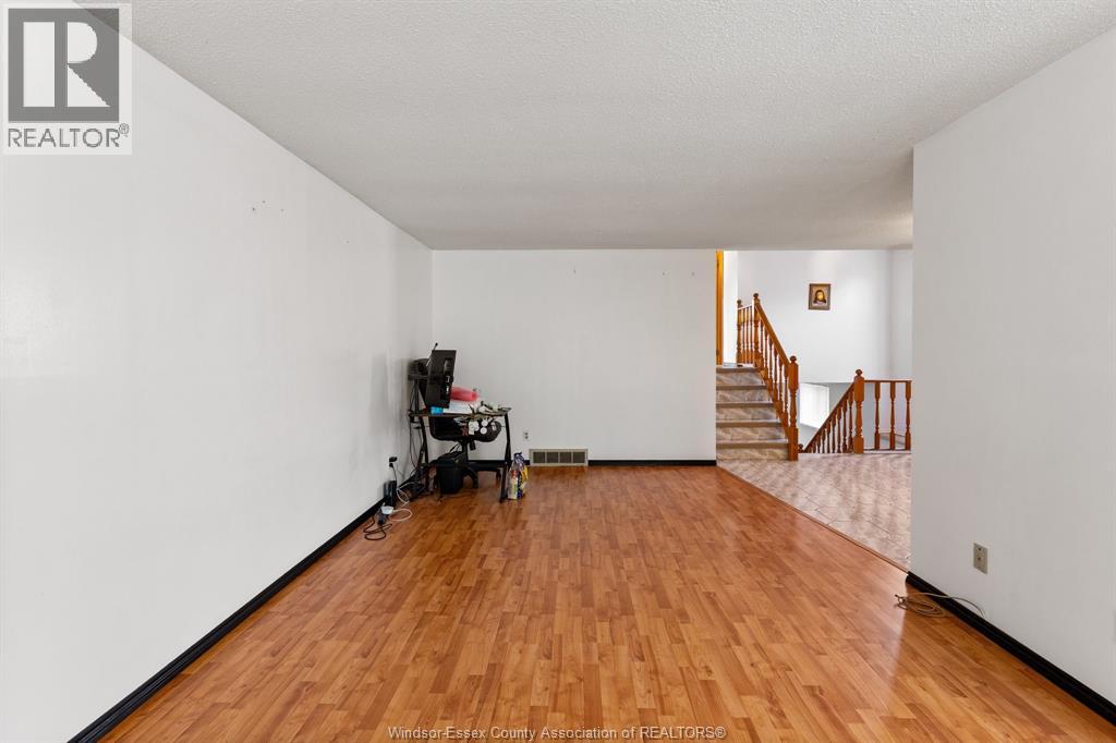 2780 Garvey, Windsor, Ontario  N8W 4X6 - Photo 3 - 26022307