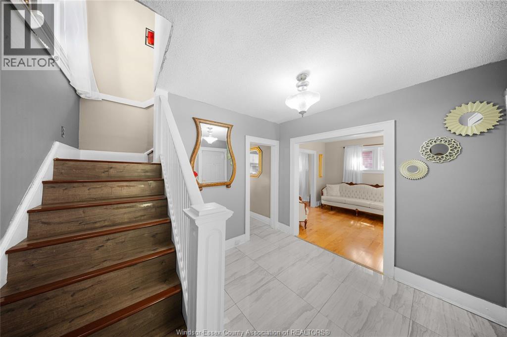 908 Oak Street, Windsor, Ontario  N9A 5G2 - Photo 13 - 26022368