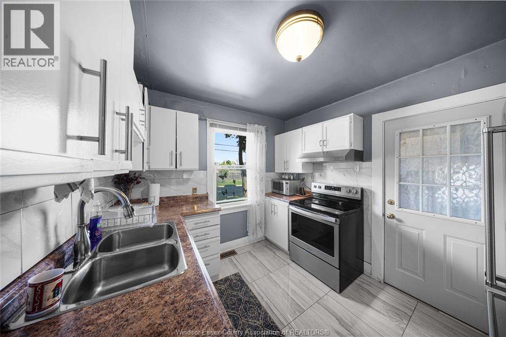 908 Oak Street, Windsor, Ontario  N9A 5G2 - Photo 17 - 26022368