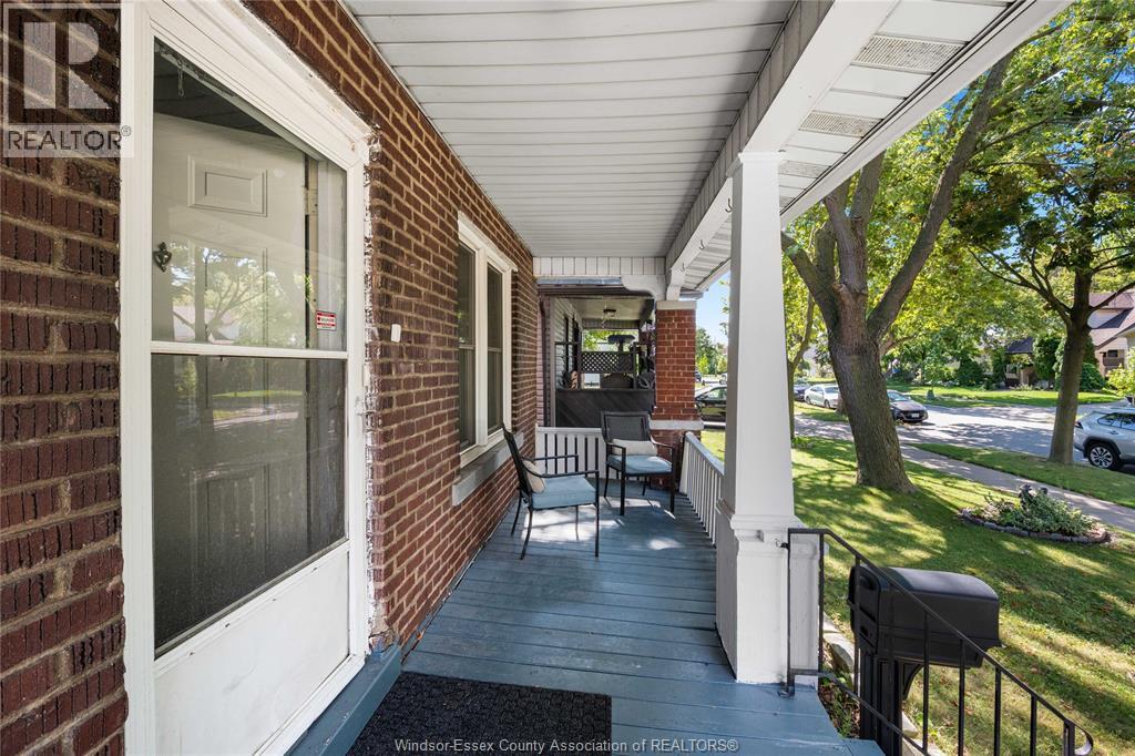 908 Oak Street, Windsor, Ontario  N9A 5G2 - Photo 6 - 26022368