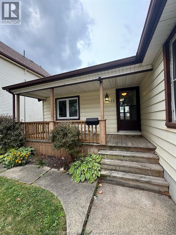 425 Chilver Road, Windsor, Ontario  N8Y 2J8 - Photo 3 - 26022371