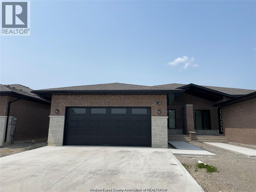 596 Lily Mac, Windsor, Ontario  N9E 0B1 - Photo 1 - 26022167