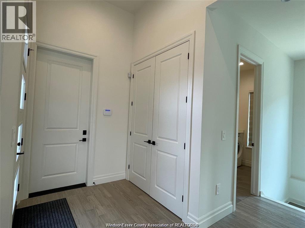 596 Lily Mac, Windsor, Ontario  N9E 0B1 - Photo 2 - 26022167