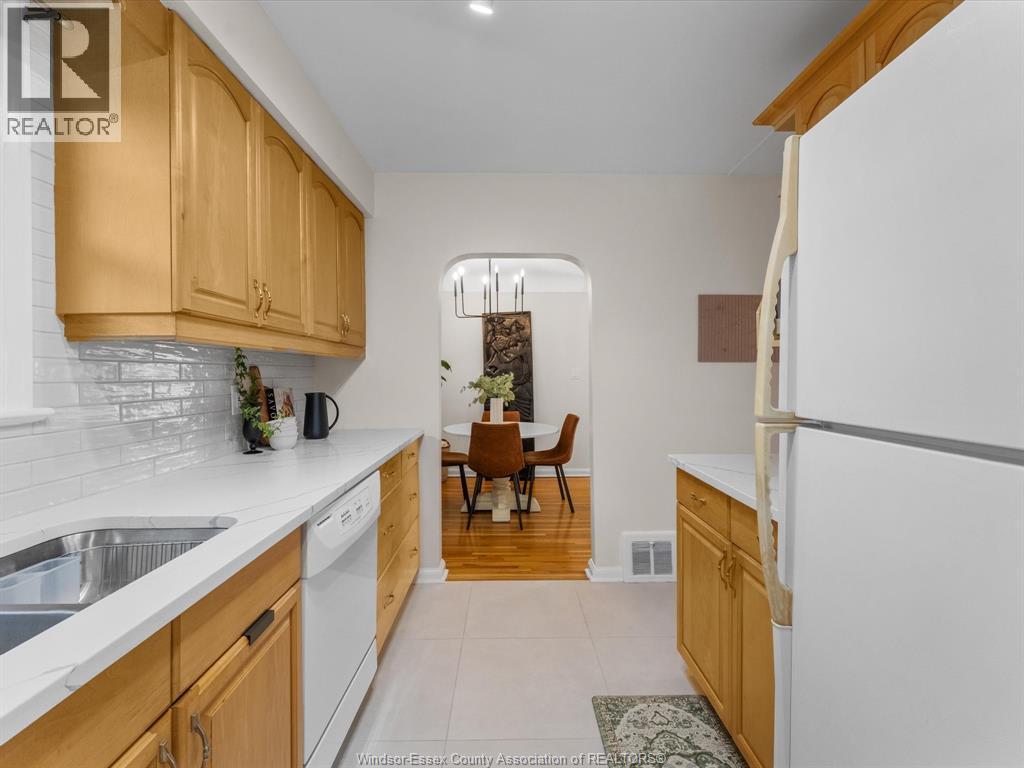 3265 Longfellow Avenue, Windsor, Ontario  N9E 2L7 - Photo 14 - 26022421