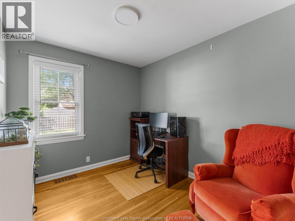 3265 Longfellow Avenue, Windsor, Ontario  N9E 2L7 - Photo 19 - 26022421
