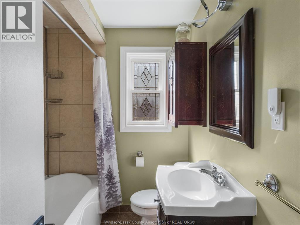 3265 Longfellow Avenue, Windsor, Ontario  N9E 2L7 - Photo 20 - 26022421