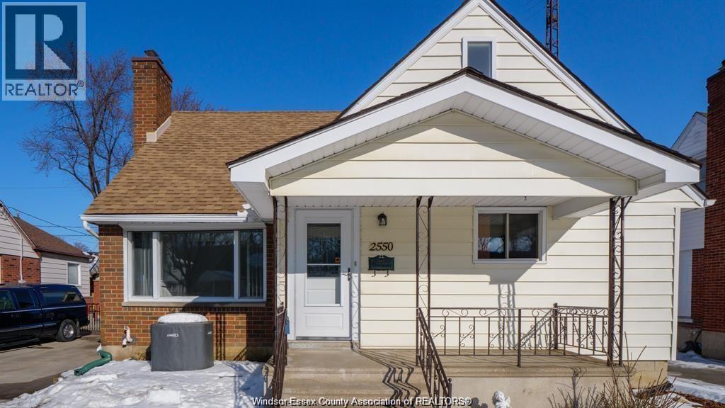2550 Windermere, Windsor, Ontario