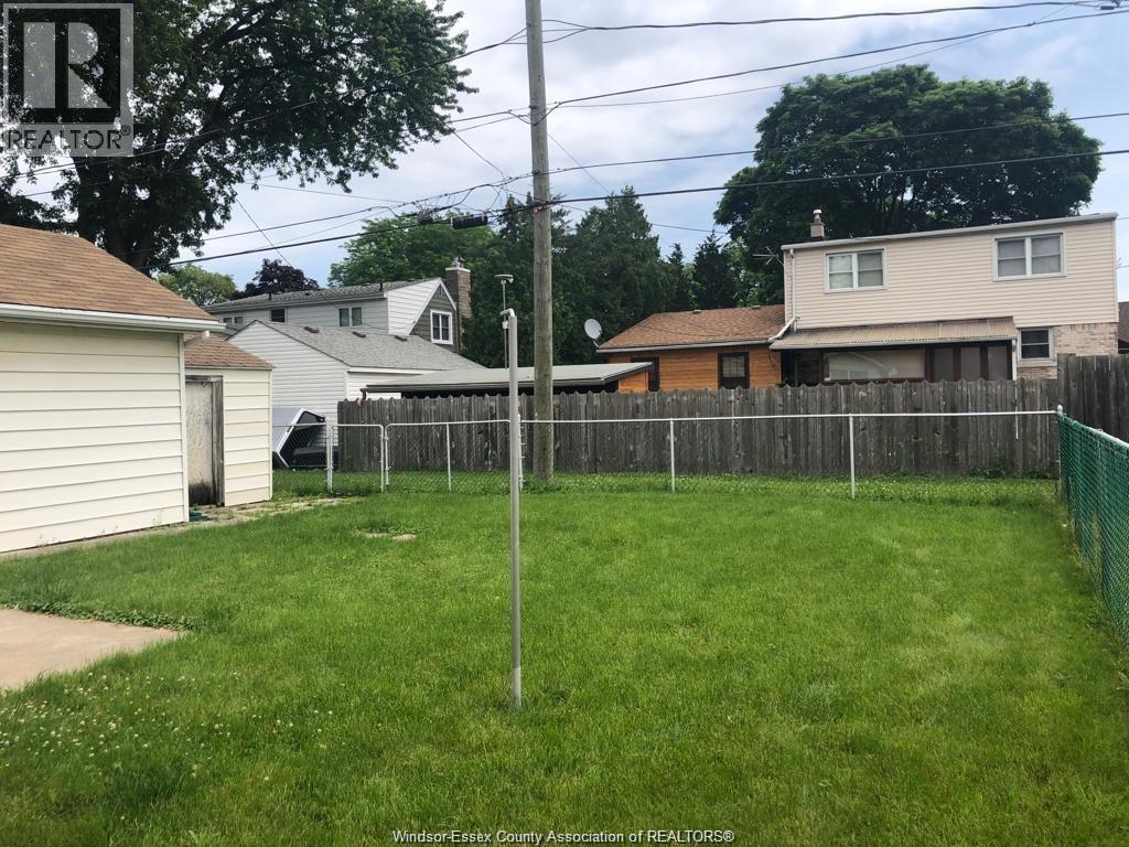 2550 Windermere, Windsor, Ontario  N8W 2T4 - Photo 3 - 26022416
