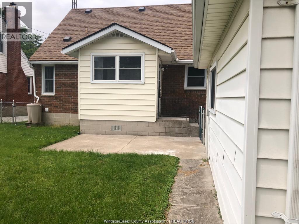 2550 Windermere, Windsor, Ontario  N8W 2T4 - Photo 4 - 26022416