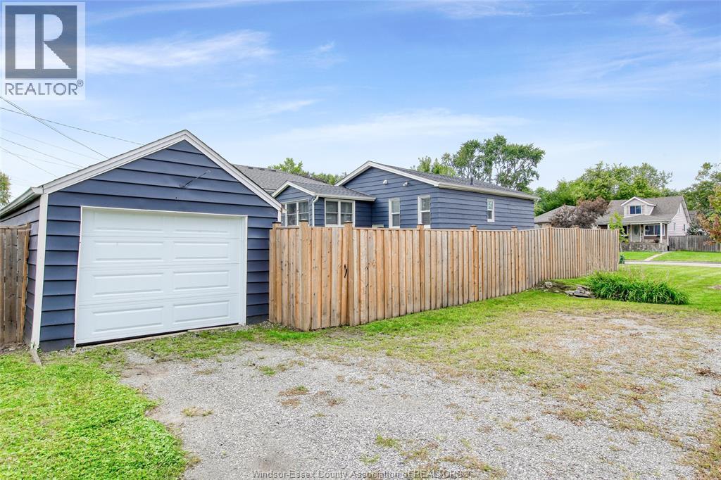 2402 Tourangeau, Windsor, Ontario  N8W 4N7 - Photo 4 - 26022414