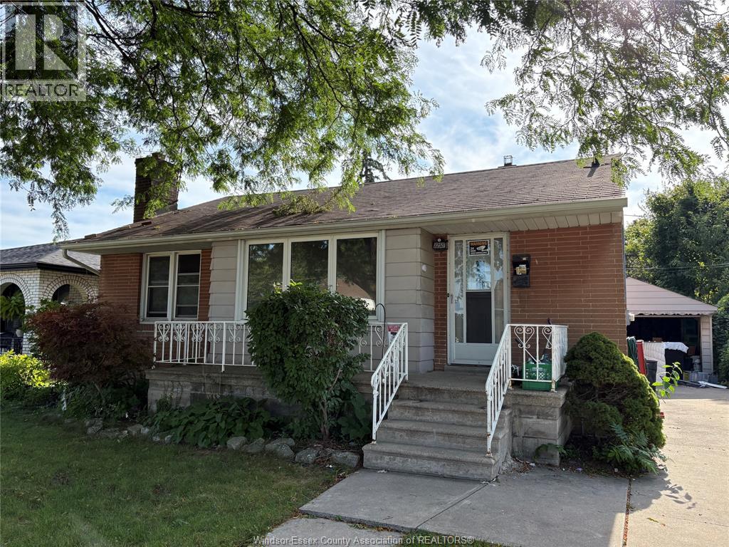 1255 DOT, Windsor, Ontario