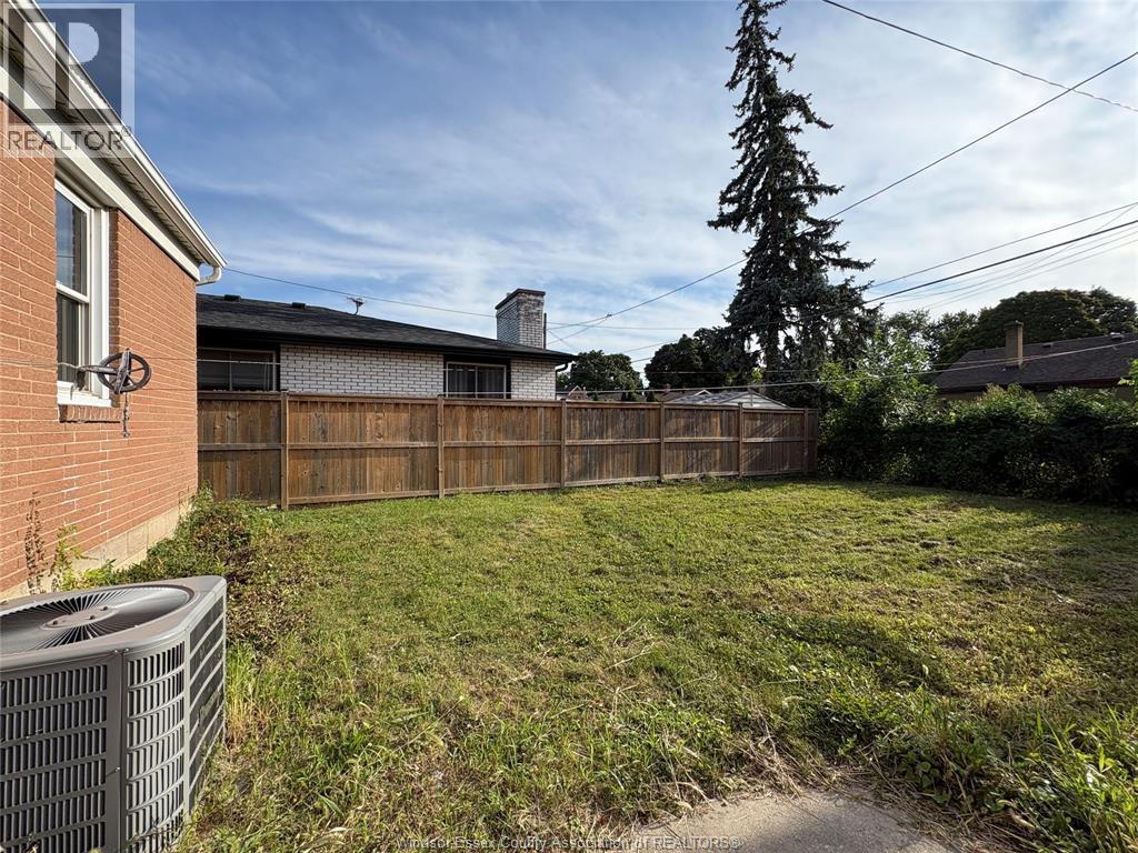 1255 Dot, Windsor, Ontario  N9C 3H9 - Photo 17 - 26022455