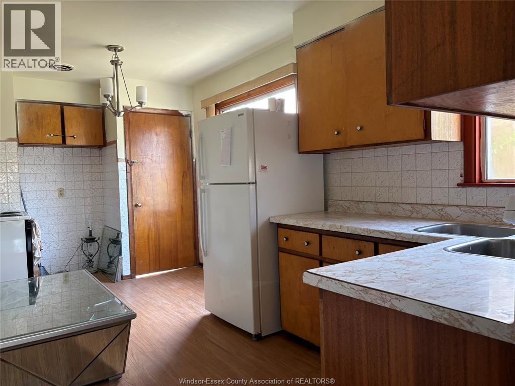 1255 Dot, Windsor, Ontario  N9C 3H9 - Photo 7 - 26022455
