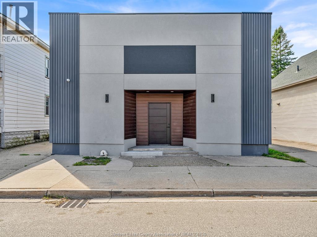 1623 DROUILLARD, Windsor, Ontario