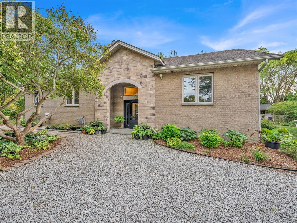 15461 COUNTY RD 8, Essex, Ontario