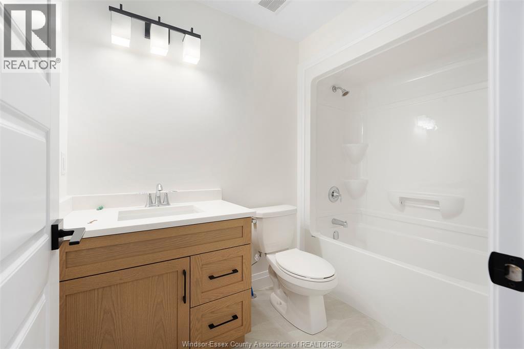 2410 Partington, Windsor, Ontario  N9E 0A8 - Photo 20 - 26022515