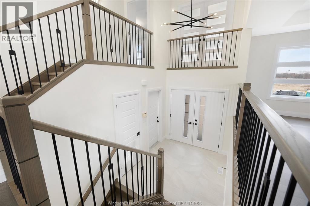 2410 Partington, Windsor, Ontario  N9E 0A8 - Photo 3 - 26022515