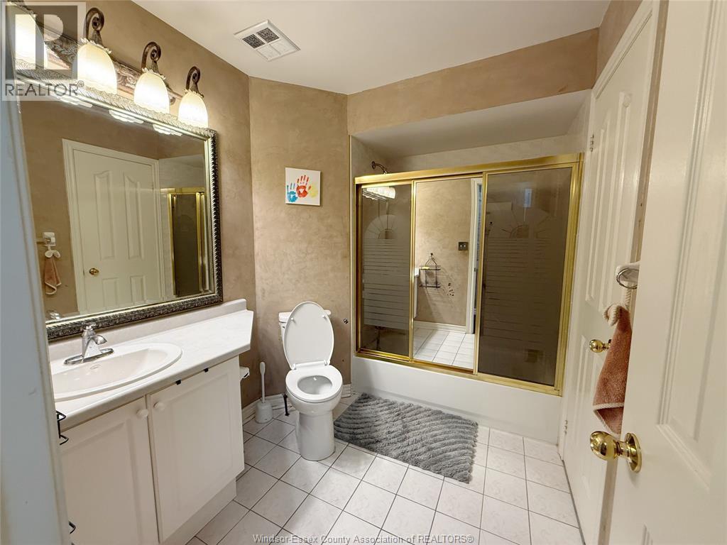 546 Compton Court, Windsor, Ontario  N9H 4P7 - Photo 12 - 26022539
