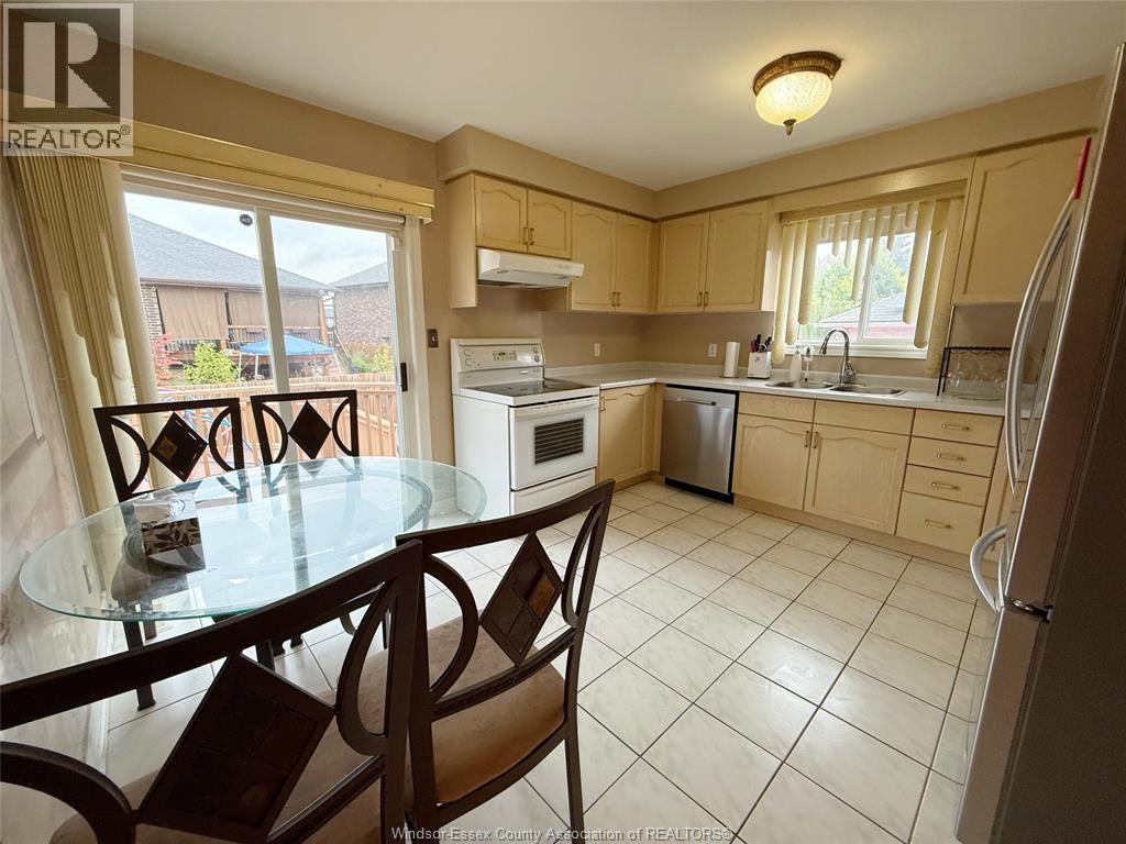 546 Compton Court, Windsor, Ontario  N9H 4P7 - Photo 5 - 26022539