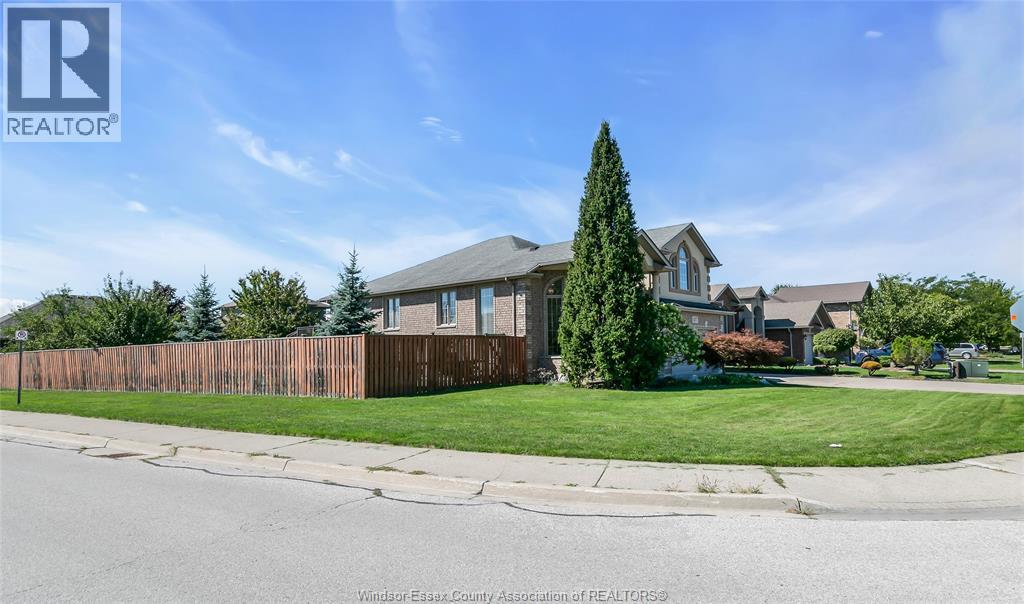 1377 Girard Drive, Lakeshore, Ontario  N0R 1A0 - Photo 3 - 26022519