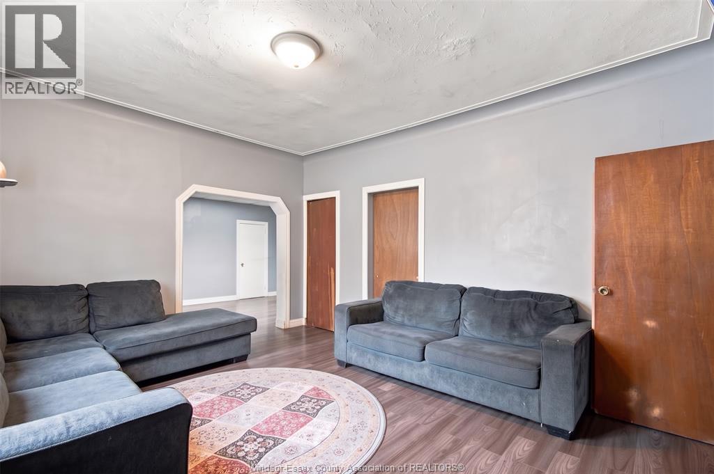 377 Parent, Windsor, Ontario  N9A 2B7 - Photo 10 - 26022529