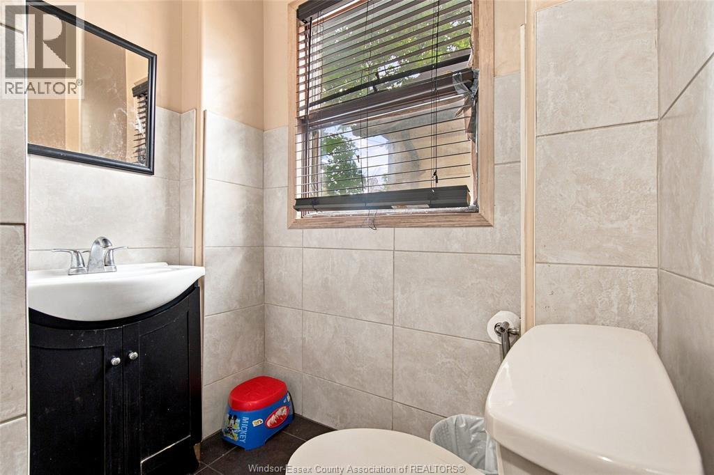 377 Parent, Windsor, Ontario  N9A 2B7 - Photo 20 - 26022529