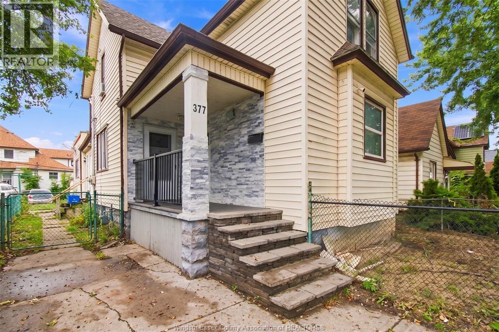 377 Parent, Windsor, Ontario  N9A 2B7 - Photo 6 - 26022529