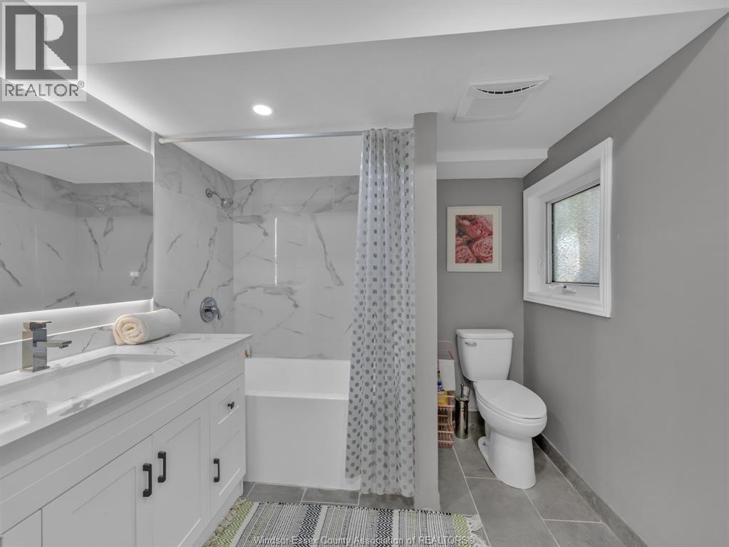 677 Marentette Unit# Main, Windsor, Ontario  N9A 1Z3 - Photo 10 - 26022457