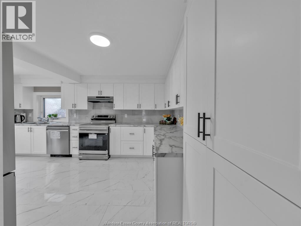 677 Marentette Unit# Main, Windsor, Ontario  N9A 1Z3 - Photo 11 - 26022457