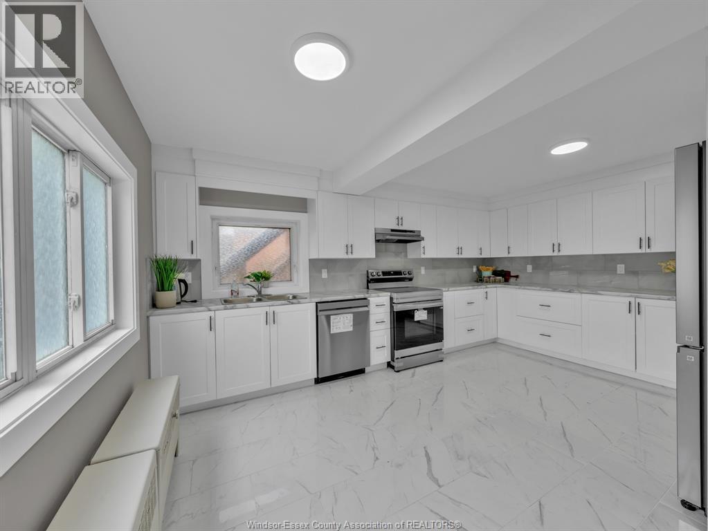 677 Marentette Unit# Main, Windsor, Ontario  N9A 1Z3 - Photo 8 - 26022457