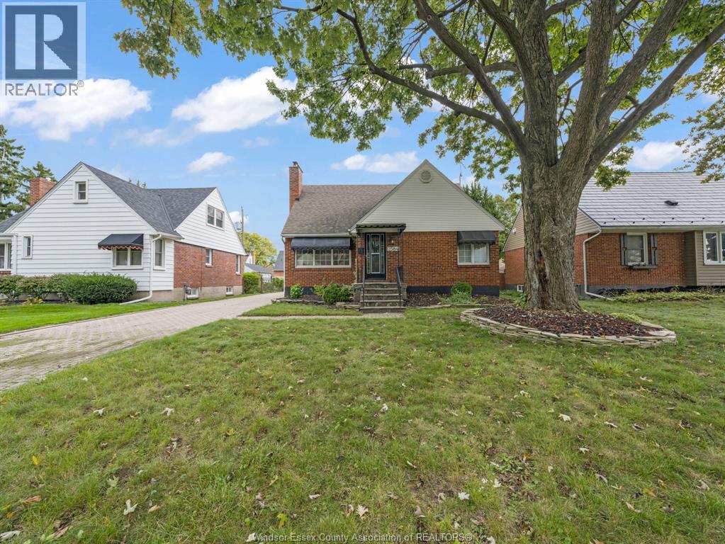 2584 CHILVER, Windsor, Ontario
