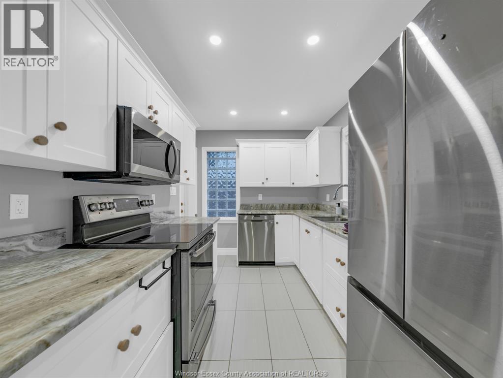 2584 Chilver, Windsor, Ontario  N8W 2V9 - Photo 12 - 26022549
