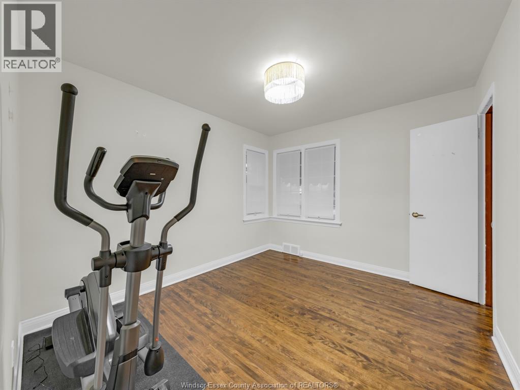 2584 Chilver, Windsor, Ontario  N8W 2V9 - Photo 16 - 26022549