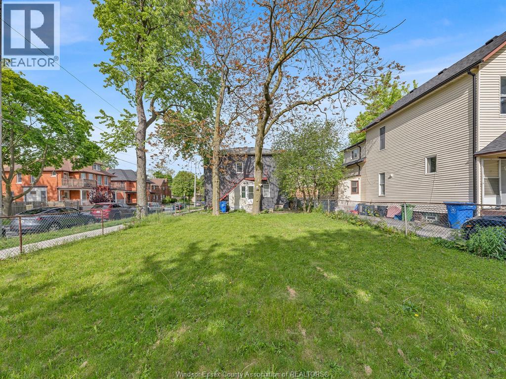 669 Park, Windsor, Ontario  N9A 5V7 - Photo 17 - 26022435