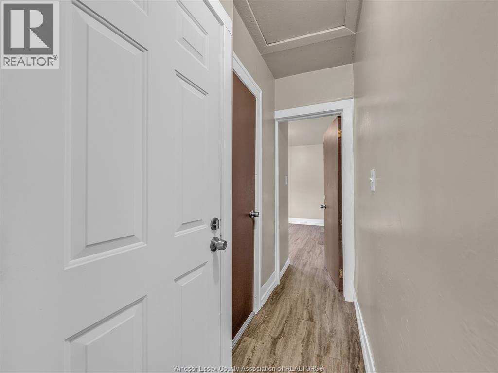 669 Park, Windsor, Ontario  N9A 5V7 - Photo 2 - 26022435