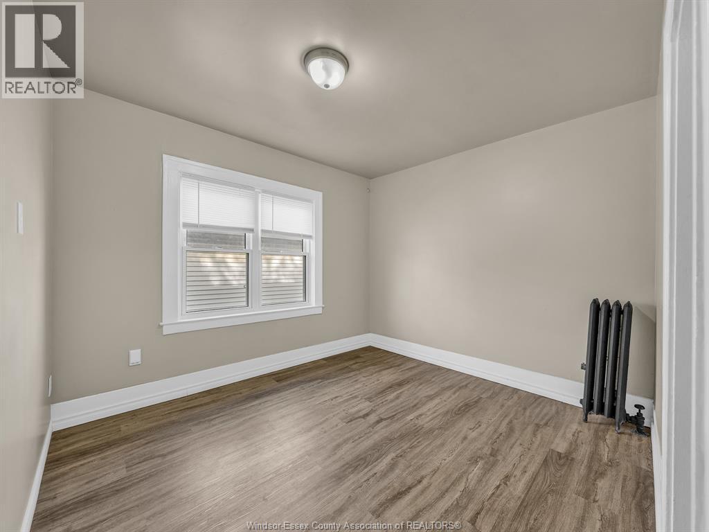 669 Park, Windsor, Ontario  N9A 5V7 - Photo 3 - 26022435