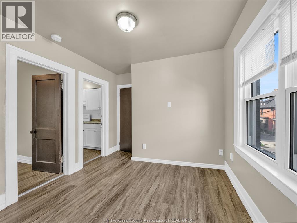 669 Park, Windsor, Ontario  N9A 5V7 - Photo 4 - 26022435