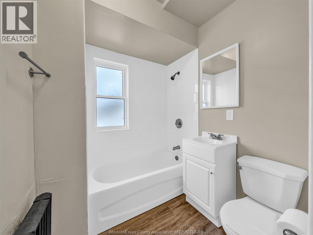 669 Park, Windsor, Ontario  N9A 5V7 - Photo 5 - 26022435