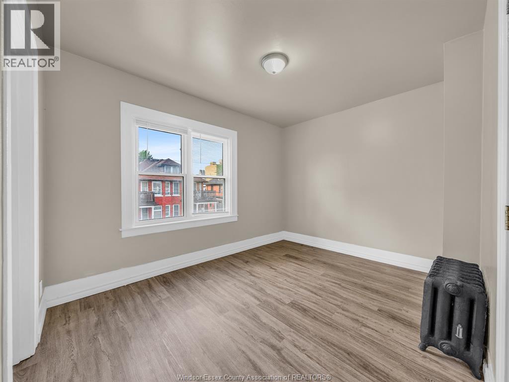 669 Park, Windsor, Ontario  N9A 5V7 - Photo 7 - 26022435