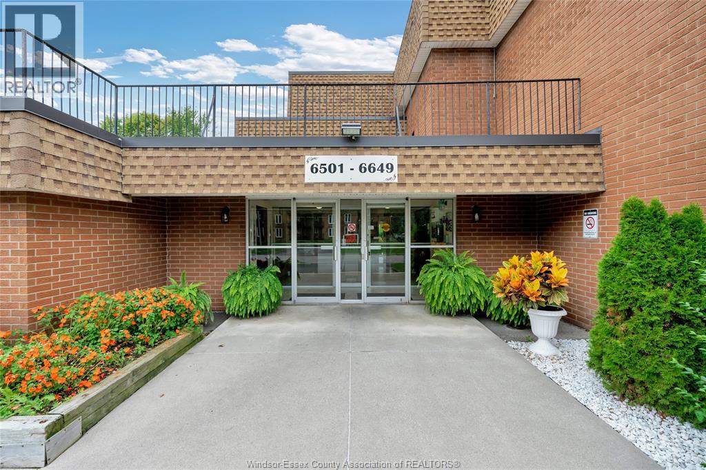 6639 Thornberry, Windsor, Ontario  N8T 3A6 - Photo 3 - 26022480