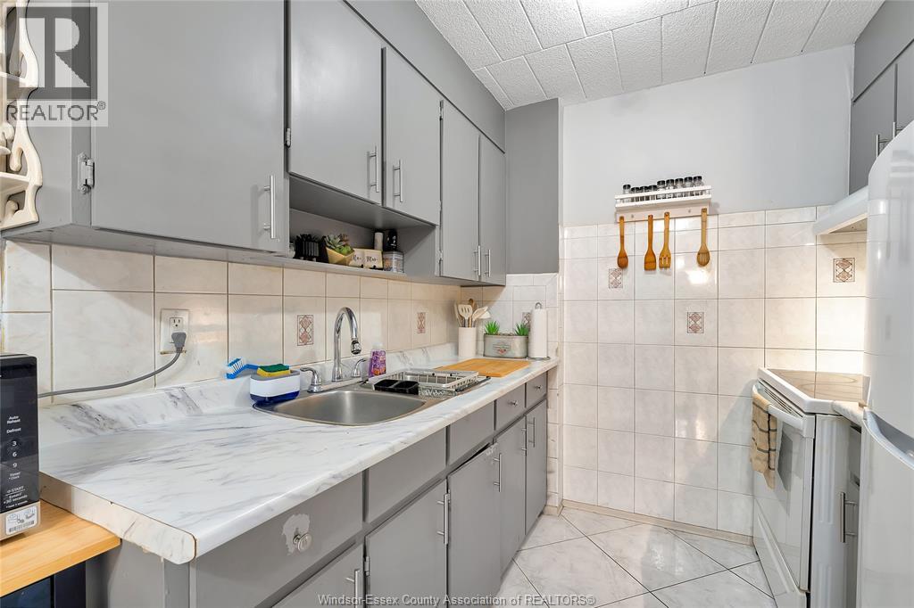 6639 Thornberry, Windsor, Ontario  N8T 3A6 - Photo 9 - 26022480