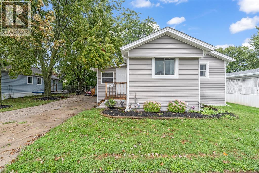 152 Dana Drive, Essex, Ontario  N8M 2A5 - Photo 4 - 26022554