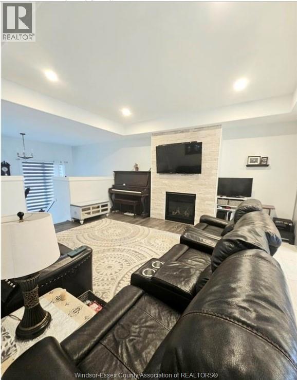 724 Faleria Street, Lakeshore, Ontario  N0R 1A0 - Photo 2 - 26022559