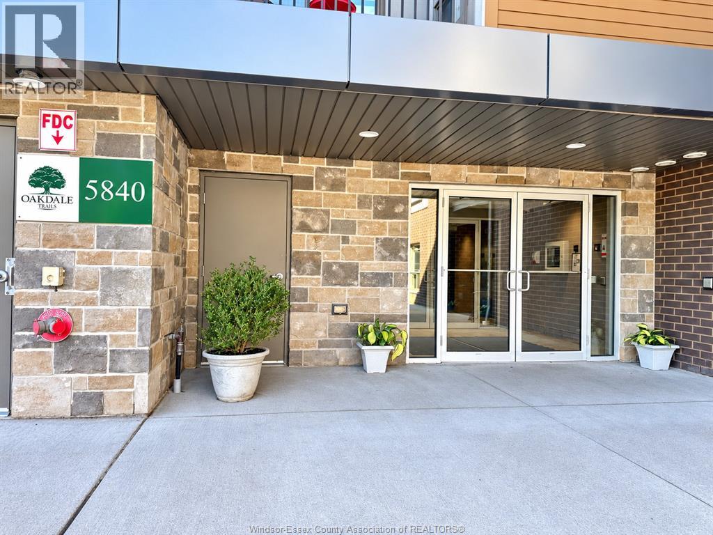 5840 Newman Boulevard Unit# 306, Lasalle, Ontario  N9J 0E3 - Photo 2 - 26022564
