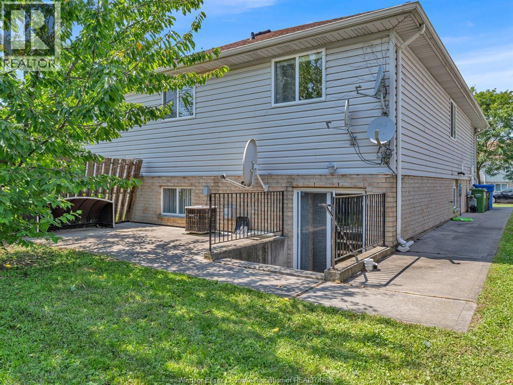 1455 Dobrich Street, Windsor, Ontario  N9B 3W6 - Photo 3 - 26022503