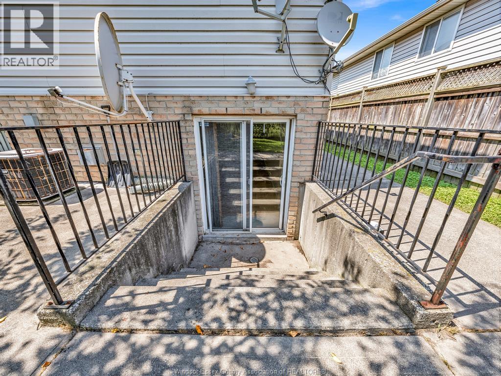 1455 Dobrich Street, Windsor, Ontario  N9B 3W6 - Photo 5 - 26022503