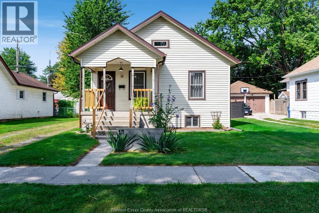 13 Westmoreland Avenue, Leamington, Ontario  N8H 3P2 - Photo 1 - 26022560