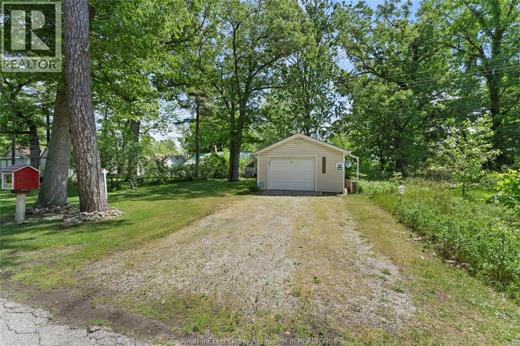 17520 Lakeshore Road, Rondeau Park, Ontario  N0P 1X0 - Photo 22 - 26022512